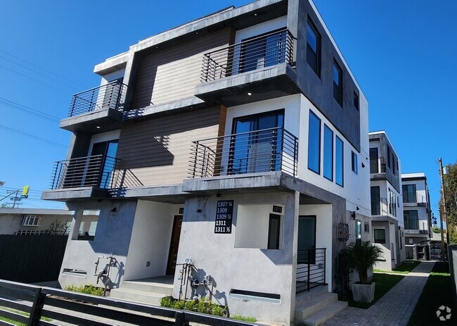 Building Photo - 1311 N Harvard Blvd Unit 1309 Rental