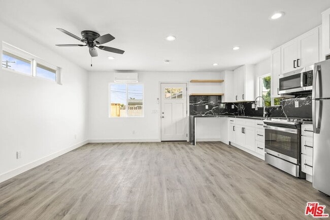 Photo - 1051 Gill Ave