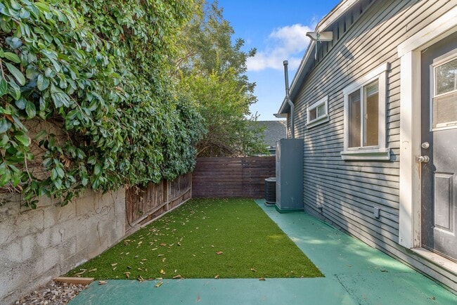 Photo - Stylish 2-Bedroom Retreat with Private Yar...