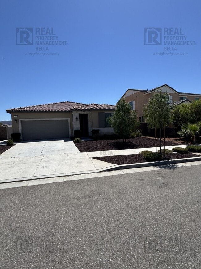 Building Photo - Beautiful 3 Bed, 2 Bath Single-Story Home in McSweeny Farms with Open-Concept Living