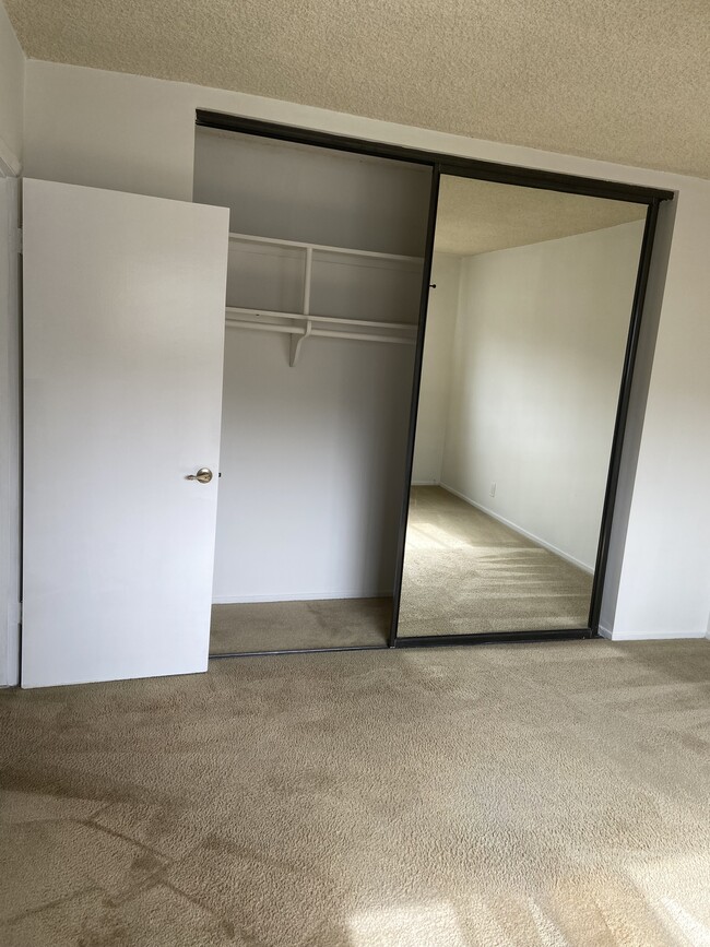 Photo - 11738 Goshen Ave