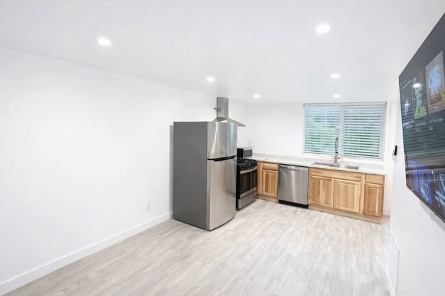 Photo - 7948 Capistrano Ave