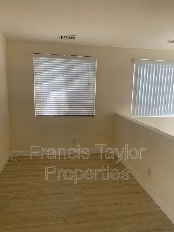 Photo - 870 N Fig St