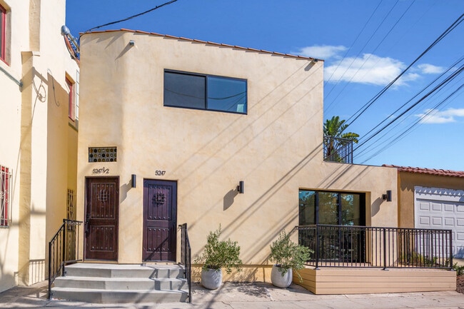 Photo - 854 S Sycamore Ave Unit 5247