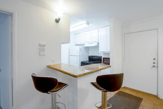 Photo - 1 Bedroom / 1 Bathroom Rear Condo Unit Unit 121