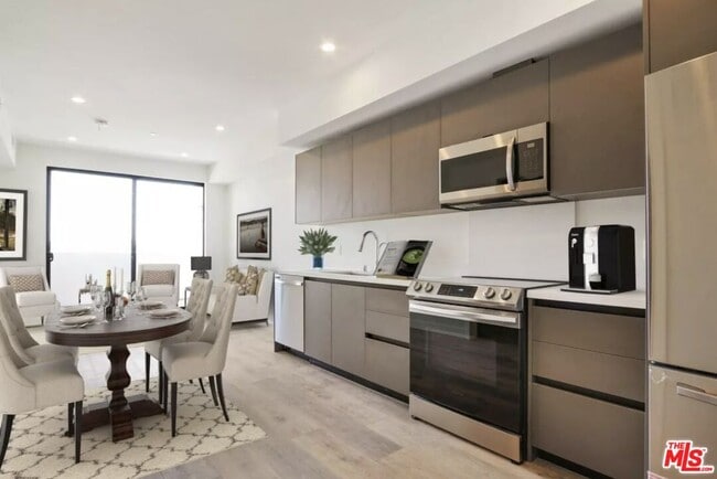 Photo - 919 S Harvard Blvd Condo Unit PH2 502