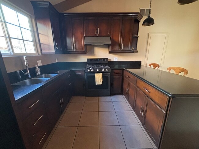 Photo - 1817 N Ave 53