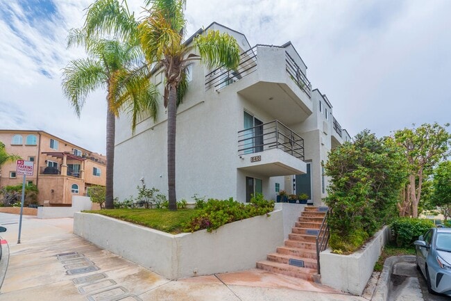 Building Photo - Beautiful Hermosa Beach Townhome Rental!