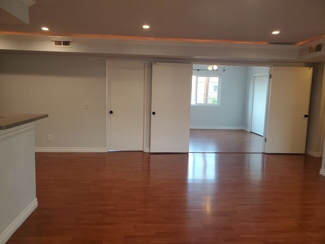 Photo - 10119 Pinewood Ave Unit Condo for Rent