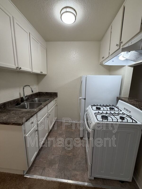 Photo - 11450 Calvert St