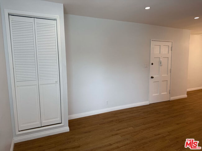 Photo - 4123 W Toluca Lake Ave