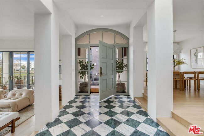 Photo - 5201 Vía Donte