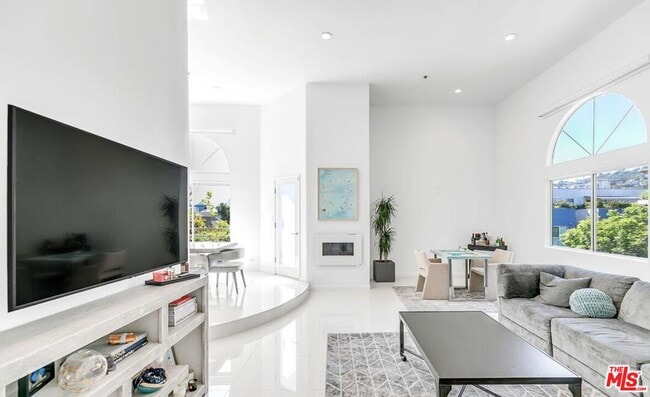 Building Photo - 840 Croft Ave Unit PH301