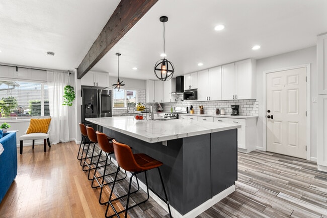 Photo - 15015 Lindhall Way Unit A