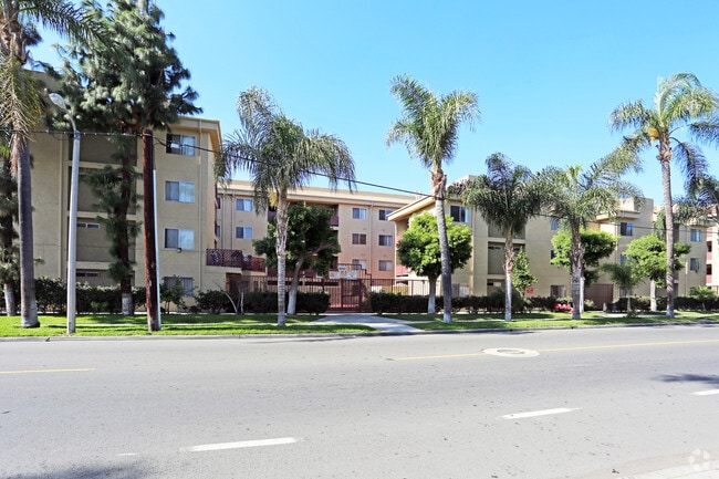 Santa Ana Ross Tower LLC - Santa Ana Ross Tower LLC Apartments