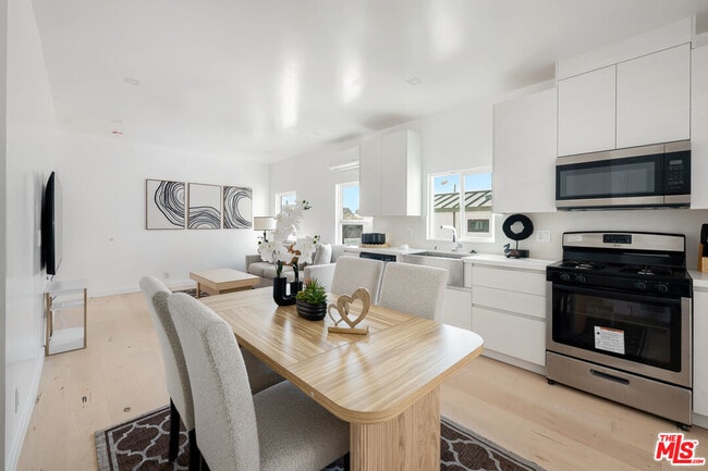 Photo - 117 W Channel Rd Unit 115