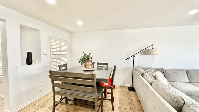 Photo - Bright & Lovely Two Story Townhome in the VistaMonte at San Luis Rey HOA Community of Oceanside!