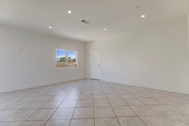 Photo - 6821 Agnes Ave
