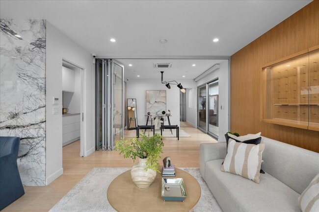 Photo - 541 Rose Ave