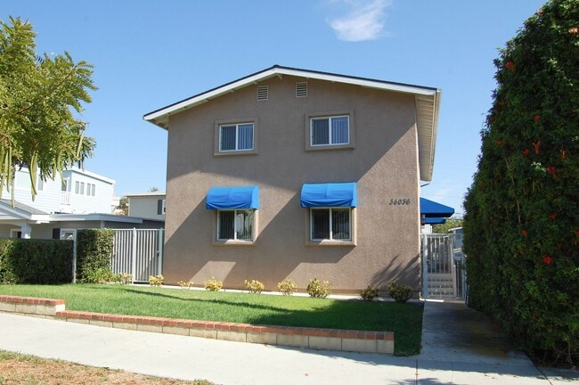 Building Photo - 34036 Street of the Amber Lantern Unit Apt B