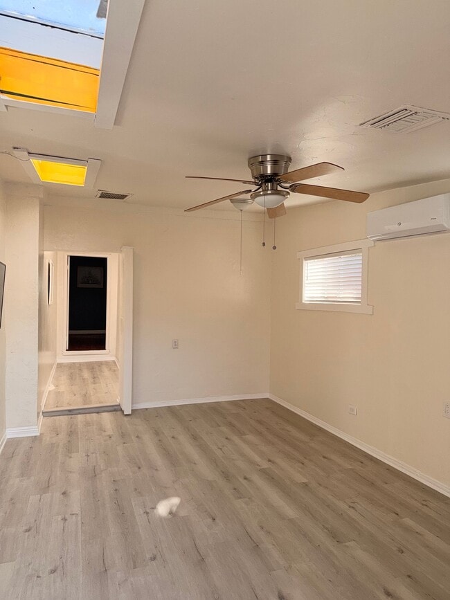 Photo - 1050 Hyperion Ave Unit 1052