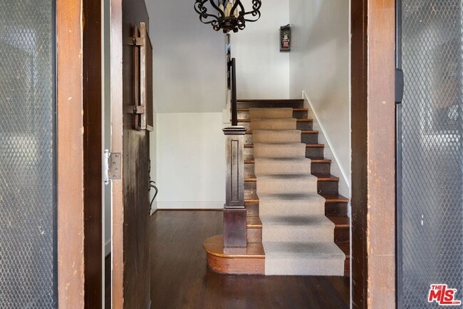 Photo - 177 N Sycamore Ave