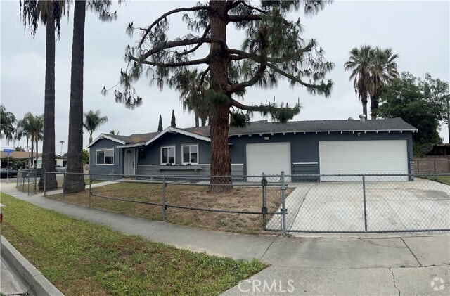 Building Photo - 748 Ranlett Ave Rental