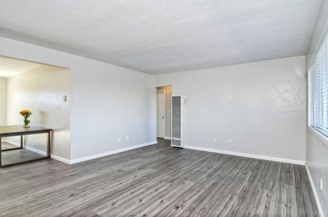 Photo - Spacious 5-Bedroom Home on Quiet Cul-de-Sa...