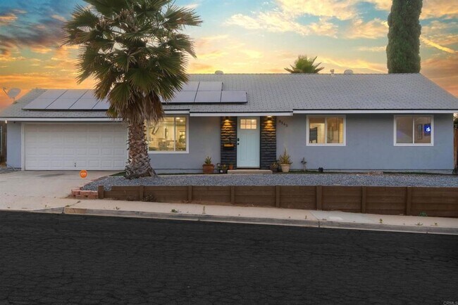 Photo - Furnished Charming 3-Bedroom Home with Poo...