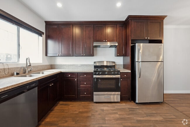 1BR,1BA - - 633 N Hayworth Ave Apartments