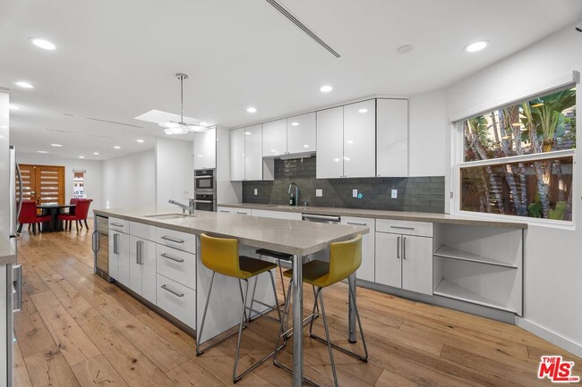 Photo - 4136 Greenbush Ave