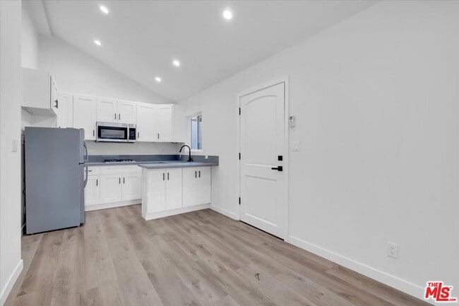 Photo - 7421 Amigo Ave