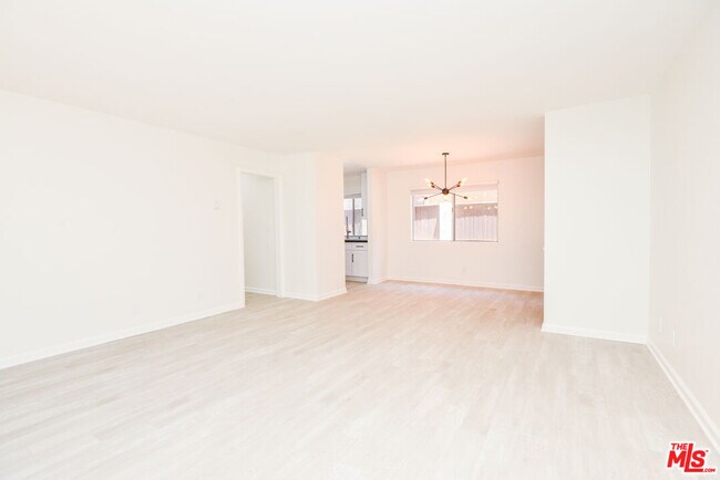 Photo - 2602 Carnegie Ln Unit 3