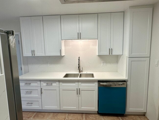 All brand new kitchen - 1033 Pearl St Unit Front