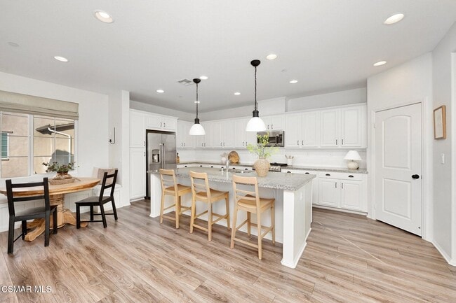 Photo - 425 Stratus Ln