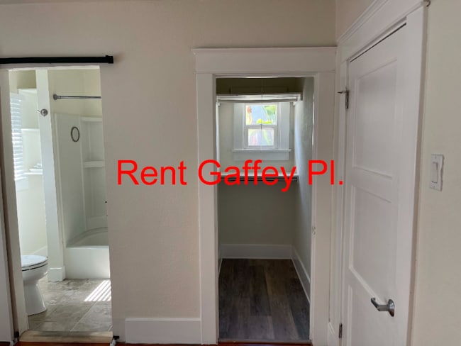 Photo - 827 N Gaffey Pl