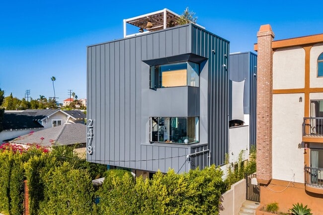 Building Photo - 2478 Penmar Ave Unit 2478 1/2 Penmar Ave