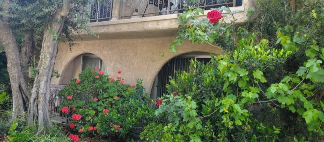 Building Photo - 5227 Hermitage Ave