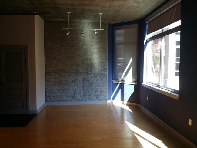 Photo - 840 E Green St Unit 309