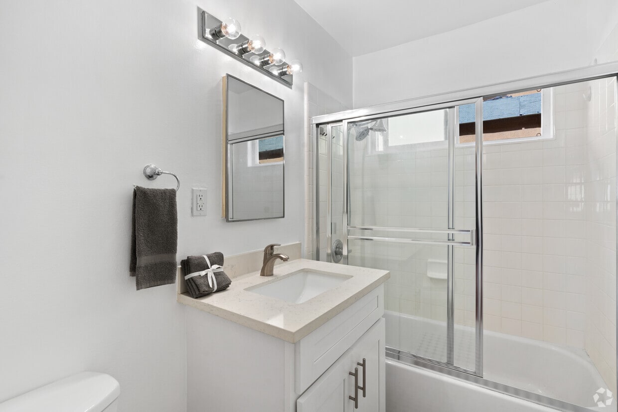 Floor Plan - 1BR/1.0BA