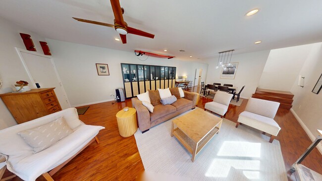 Building Photo - Short or Long Term Rental | ROOFTOP VIEWS!