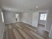 Photo - 10303 Arminta St