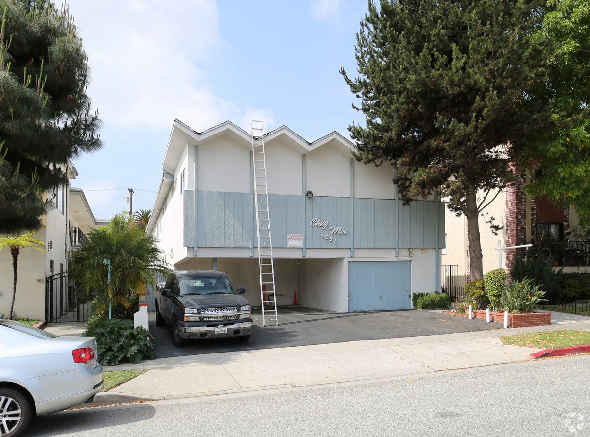 4037 McLaughlin Avenue - 4037 McLaughlin Avenue