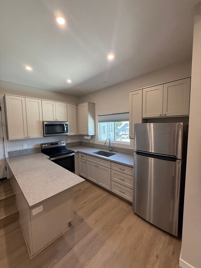 Building Photo - Affordable Studio in Central San Diego