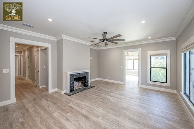 Photo - Marengo Unit South Marengo