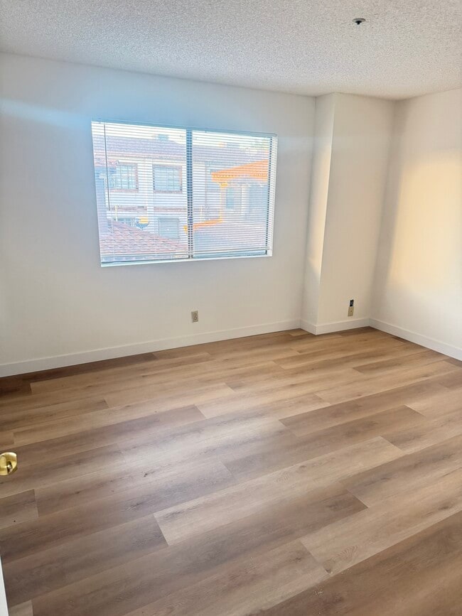 Photo - 816 N Garfield Ave Unit B