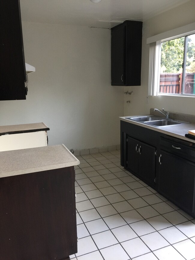 Photo - 4025 1/2 Bemis St