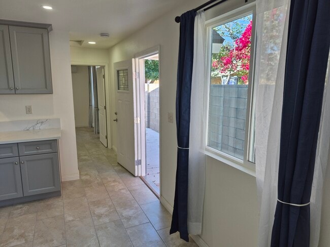 Welcome Home - 901 E Occidental St