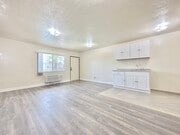 Photo - Maple Courtyard