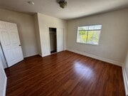 Photo - 440-46 Millar Ave